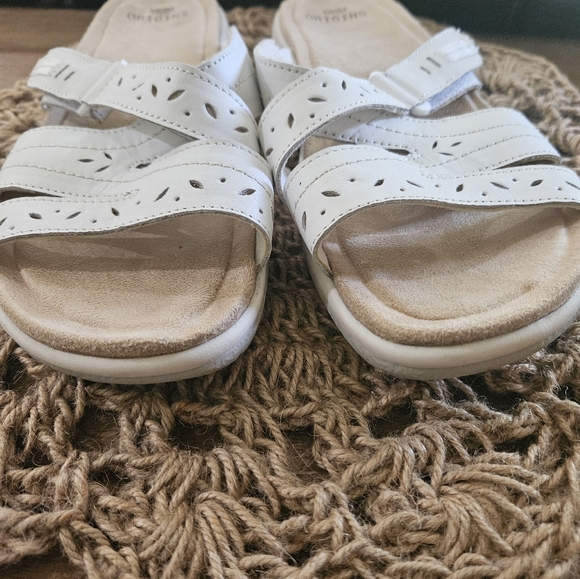 EUC Earth Origins sandals- 10 - Picture 5 of 10